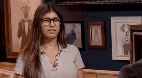 mia khalifa desnuda gif|Mia Khalifa Desnuda Porn GIFs 